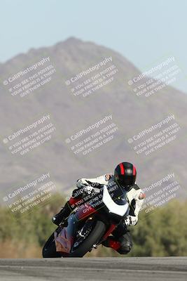 media/Dec-01-2025-Moto Forza (Mon) [[2daa91e15f]]/2-Intermediate Group/Session 2 Turn 9 Entry/